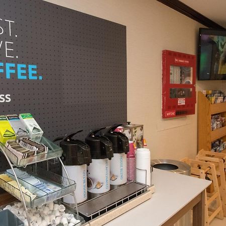 Holiday Inn Express Kennedy Airport, An Ihg Hotel نيو يورك المظهر الخارجي الصورة