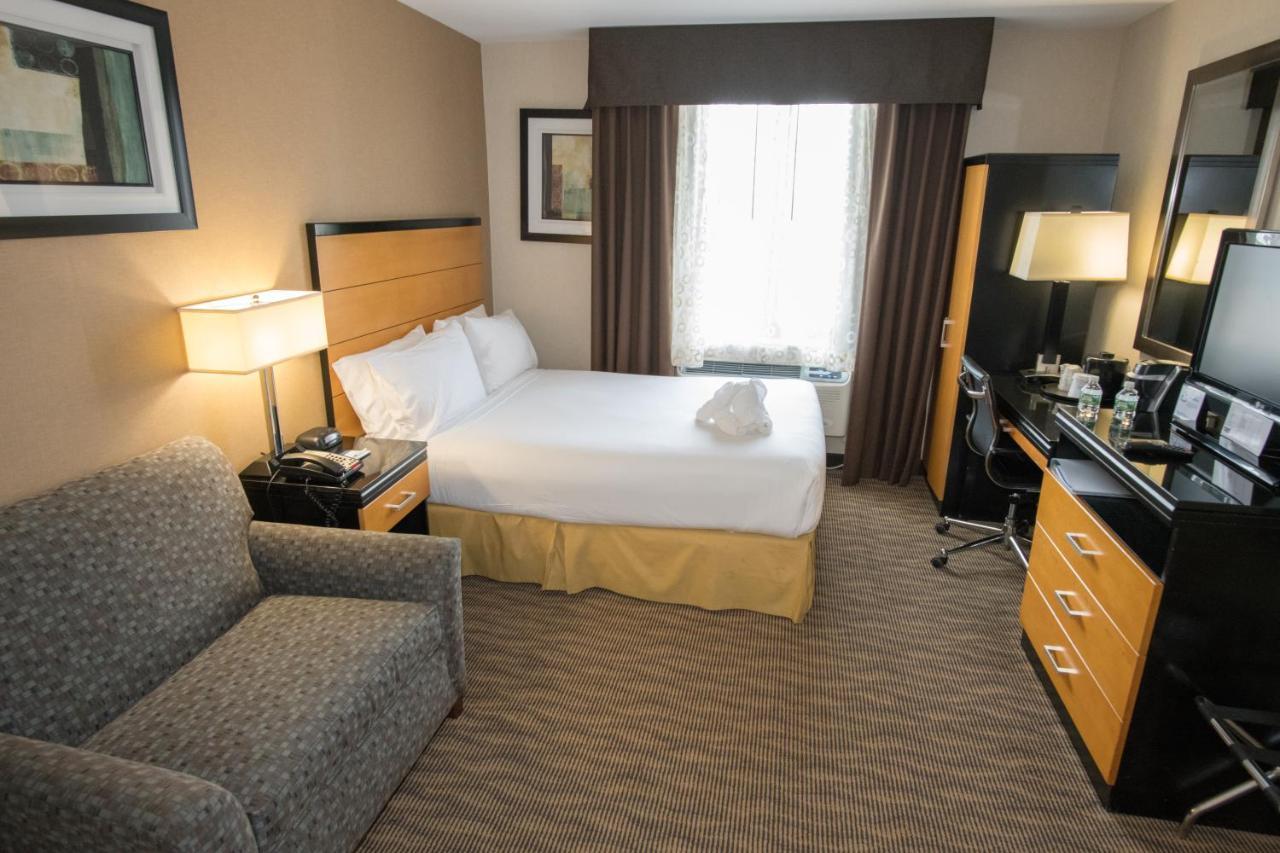 Holiday Inn Express Kennedy Airport, An Ihg Hotel نيو يورك المظهر الخارجي الصورة