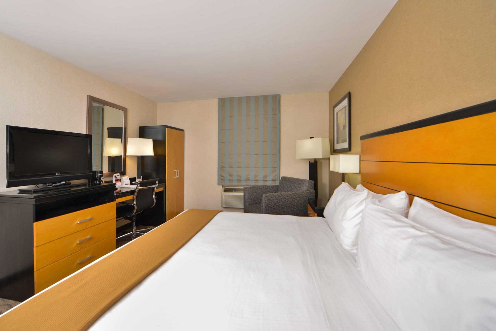 Holiday Inn Express Kennedy Airport, An Ihg Hotel نيو يورك المظهر الخارجي الصورة