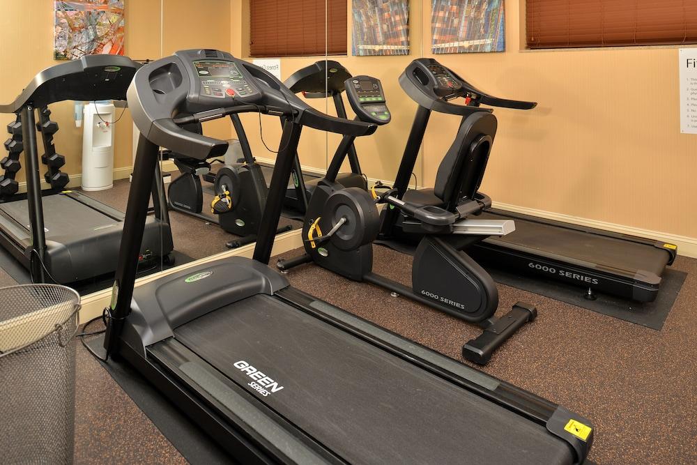 Holiday Inn Express Kennedy Airport, An Ihg Hotel نيو يورك المظهر الخارجي الصورة