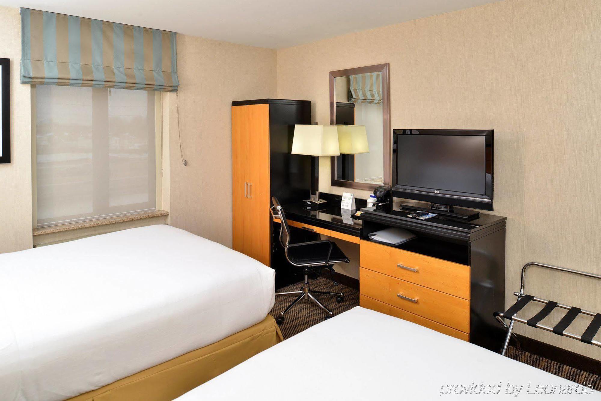 Holiday Inn Express Kennedy Airport, An Ihg Hotel نيو يورك المظهر الخارجي الصورة