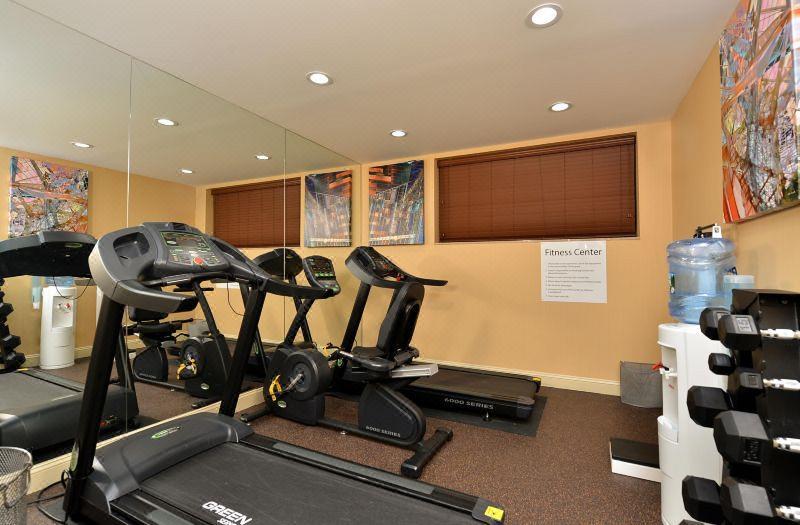 Holiday Inn Express Kennedy Airport, An Ihg Hotel نيو يورك المظهر الخارجي الصورة