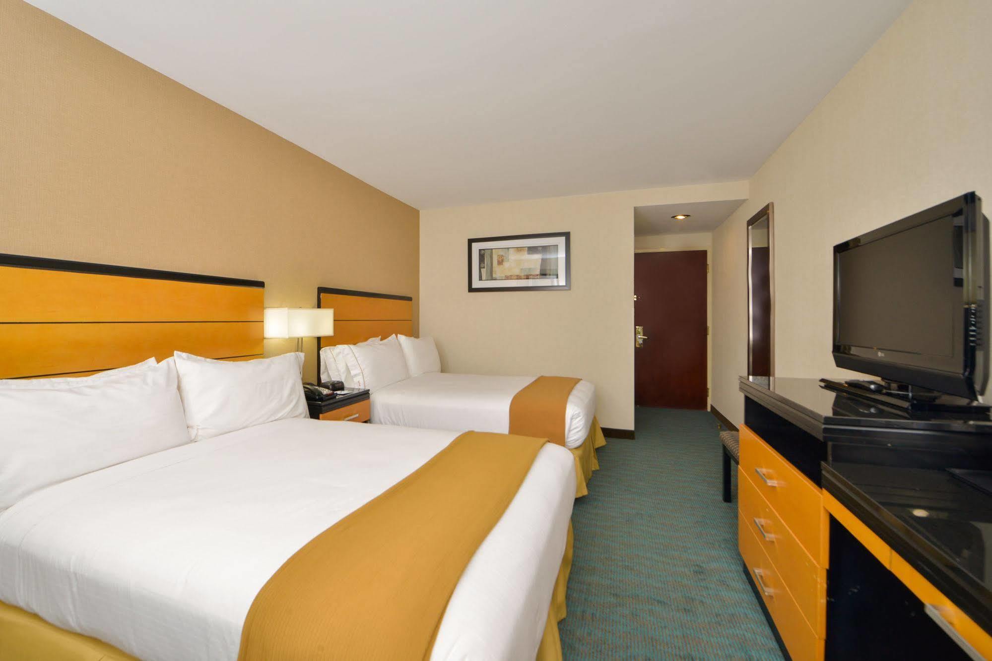 Holiday Inn Express Kennedy Airport, An Ihg Hotel نيو يورك المظهر الخارجي الصورة