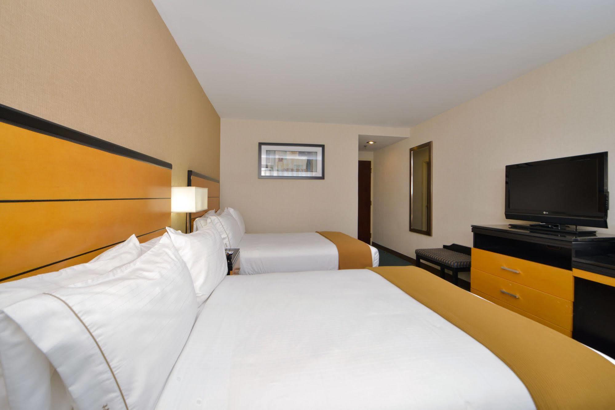 Holiday Inn Express Kennedy Airport, An Ihg Hotel نيو يورك المظهر الخارجي الصورة