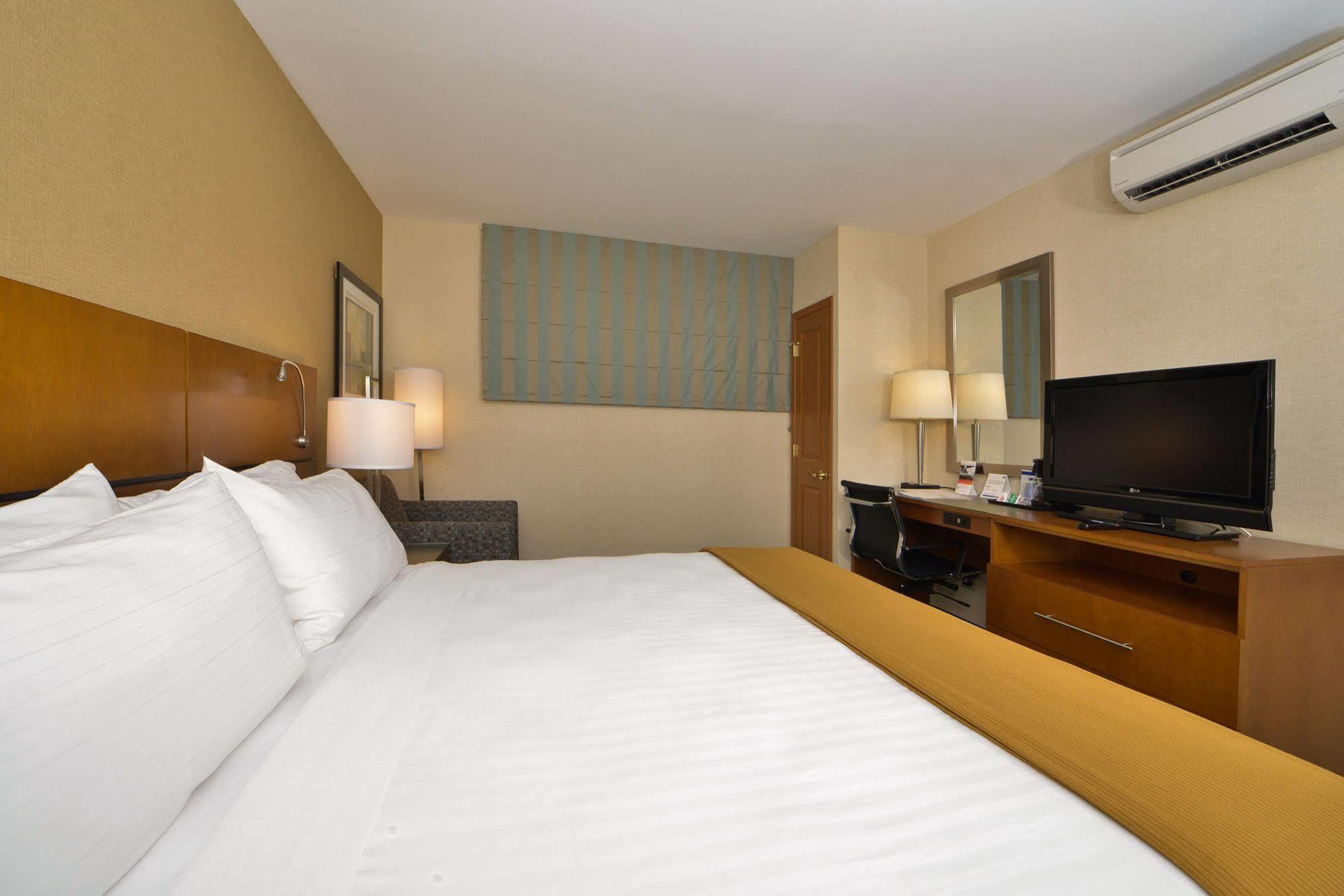 Holiday Inn Express Kennedy Airport, An Ihg Hotel نيو يورك المظهر الخارجي الصورة